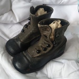 Vintage baby 1920s  walking boot shoes.